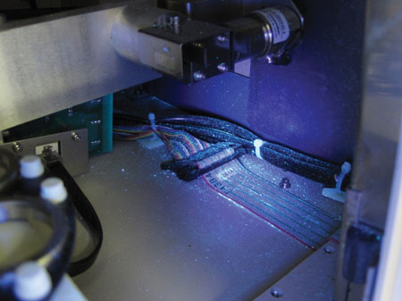 UV lighting used to identify contamination inside the X-ray diffractometer system