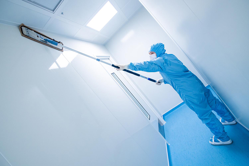 Give your cleanroom the TLC it needs with Guardtech’s first-class decontamination programmes and elite furniture fit-outs