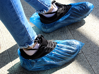 5 reasons to wear shoe covers