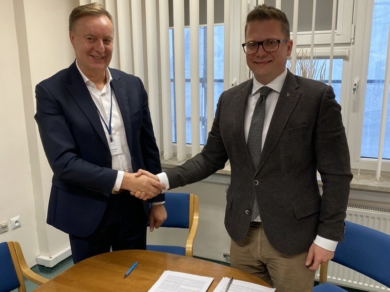 A.D.A.M. and the Masovian Regional Hospital to build cleanroom to 3D print bone implants