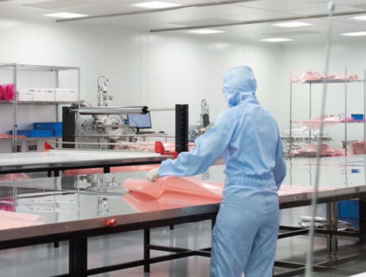 A fully custom cleanroom solution for a hi-tech company