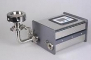 Air monitoring device for isolators and RABS