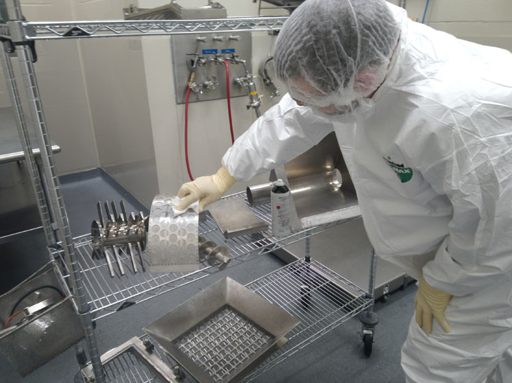 API production: Cleaning equipment between batches