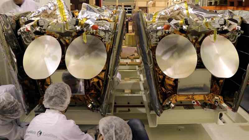 Packing of the first satellites of OneWeb Satellites network. Copyright-Airbus-OneWeb-Satellites