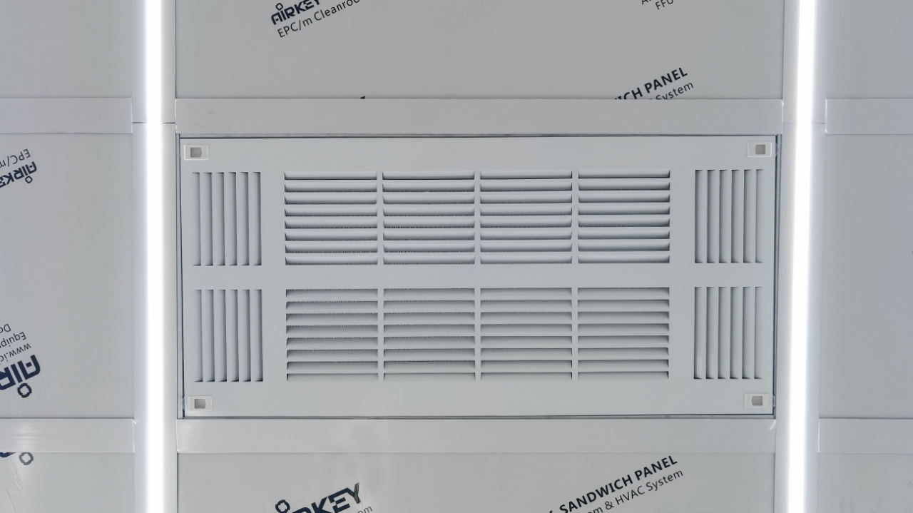 Airkey builds large span modular cleanroom for 3D printing in Italy