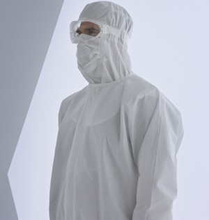 Fully gowned cleanroom operator in Kimtech* A5 Apparel