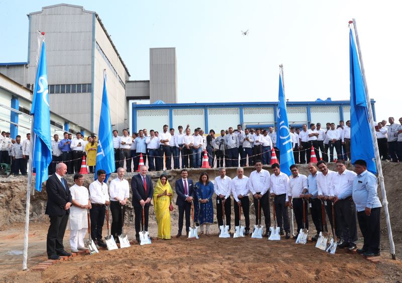 Dignitaries and employees during the ground-breaking ceremony of new tank facility at Schott Glass India. <br>Photo: Schott