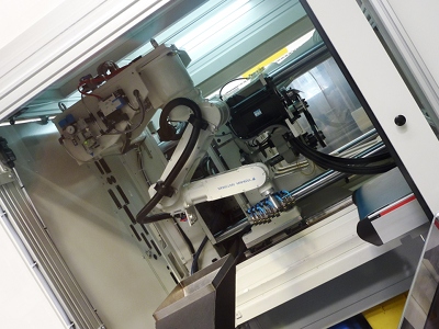 activeCell incorporates a fully integrated Motoman six-axis robot