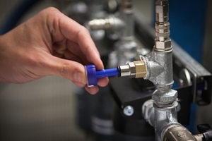 Atlas Copco’s O-Box air quality indicator detects oil risks in a compressed air system

