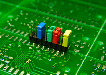 Cleanliness in screw-based assembly