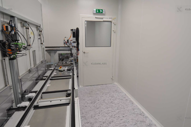 Cleanroom emergency exit doors from KleanLabs: industry-leading solutions for emergency routes