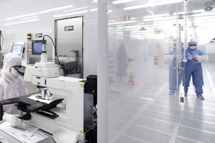 Cleanroom technology takes centre stage in Finnish silicon photonics R&D