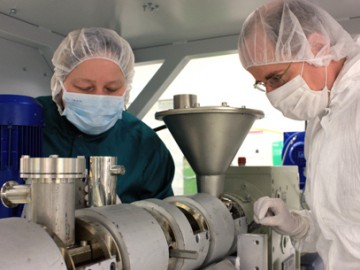 Compounding extruder meets stringent clean room requirements