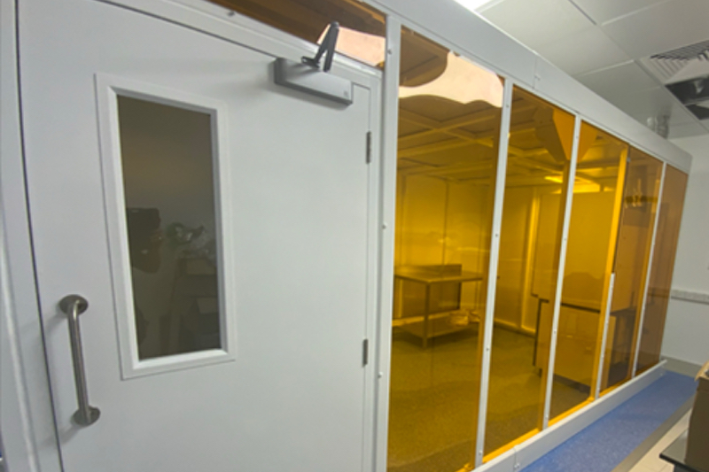 Connect 2 Cleanrooms completes hardwall cleanroom for Dubai-based computing firm