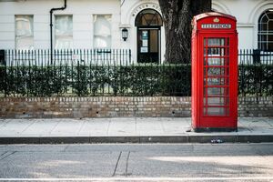 Connect 2 Cleanrooms rebrands as Angstrom Technology in the UK