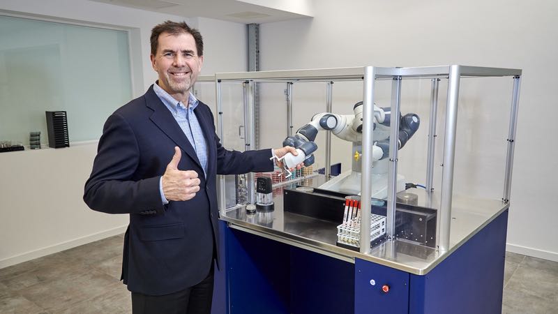 COPAN launches collaborative lab robot