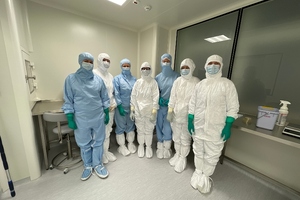 Design and construction of a sterile drug laboratories - where does the pharmacist's role begin?