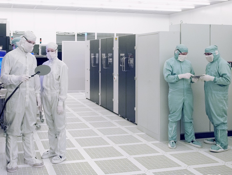 EVG completes hi-tech cleanroom for open-access innovation incubator