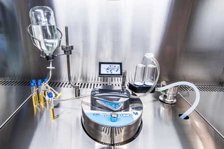 Extract Technology installs uni-directional AirFlow aseptic isolator in Russia 