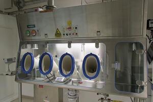 Extract Technology supplies dispensing isolator to Oril Industrie
