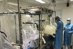 First clinical batch made in a disposable isolator