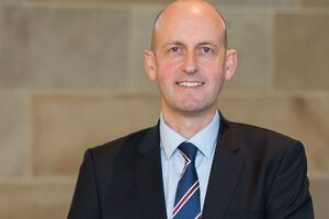 Former GSK boss to lead Medicines Manufacturing Innovation Centre
