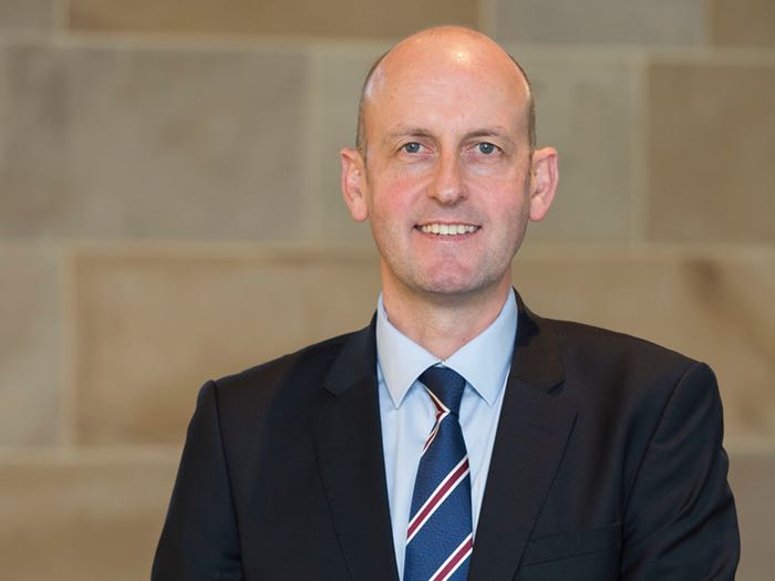 Former GSK boss to lead Medicines Manufacturing Innovation Centre