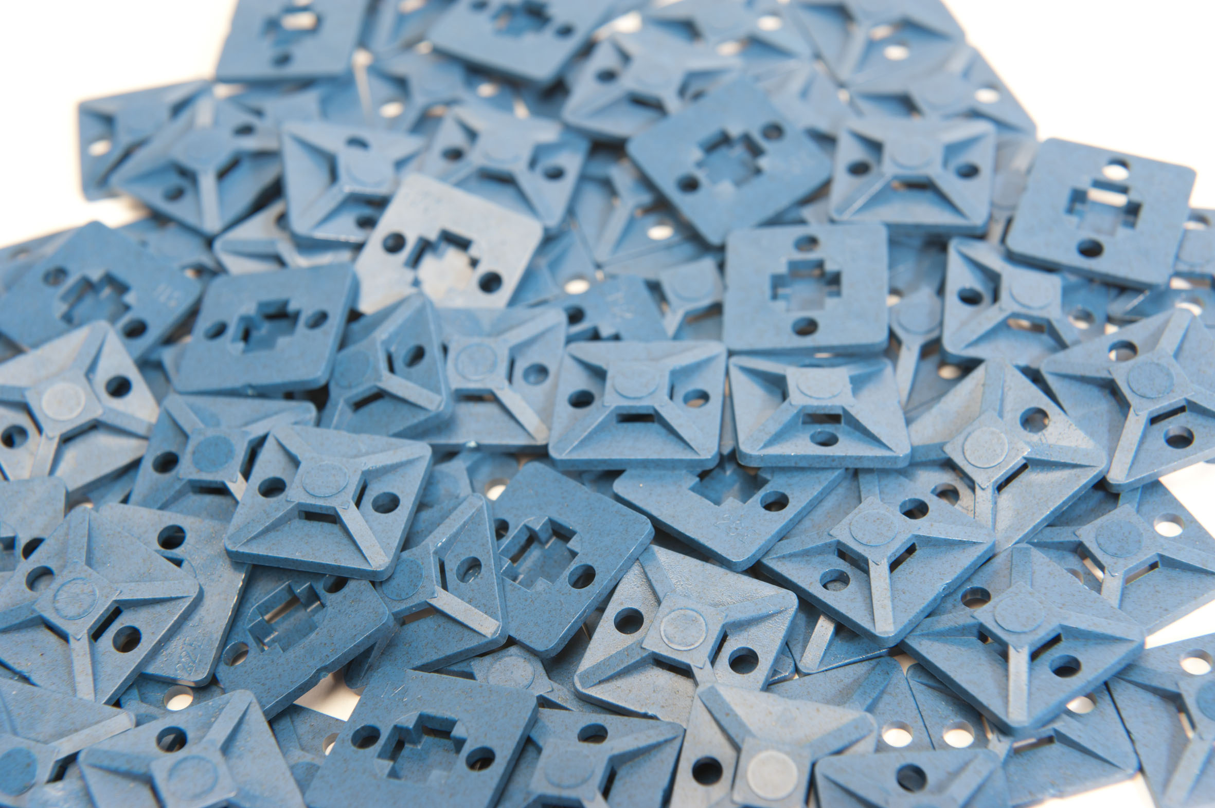HellermannTyton offers metal detectable cable tie mounts