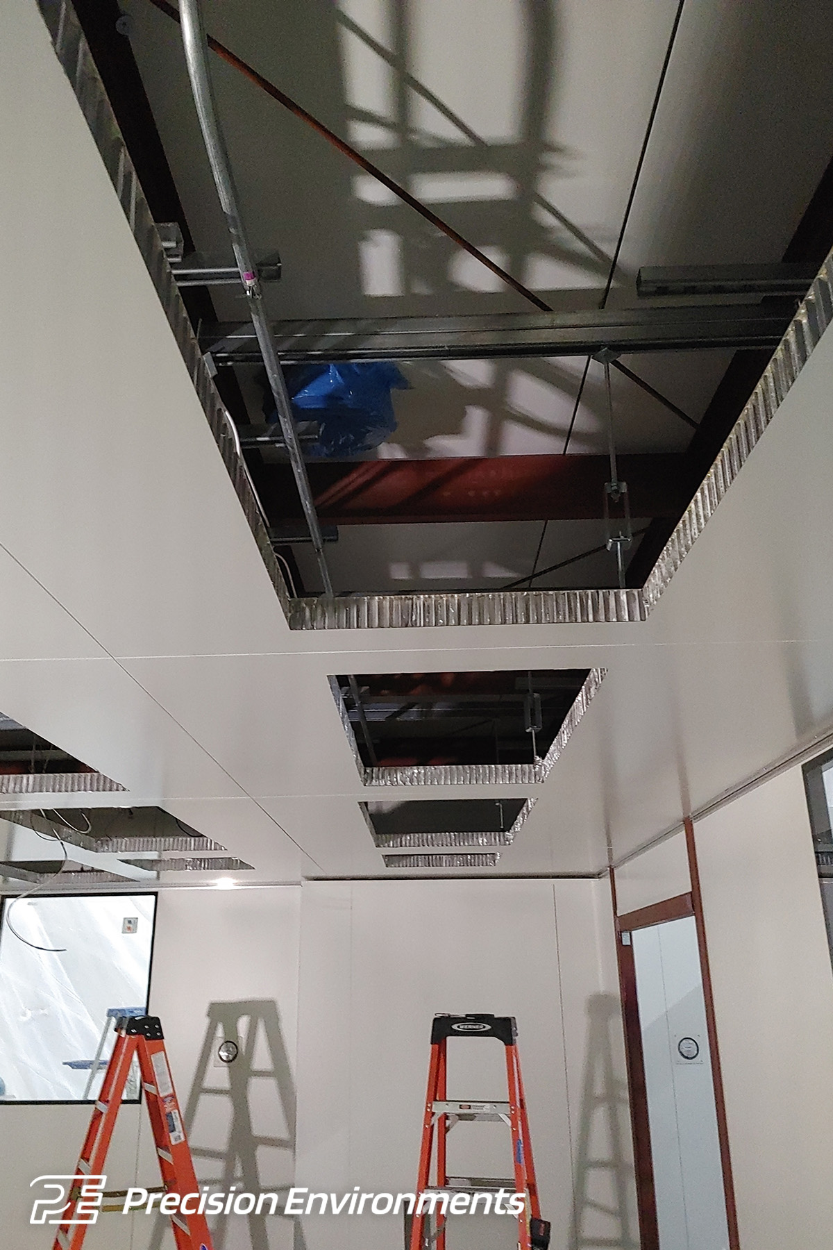 How does a cleanroom air plenum work?