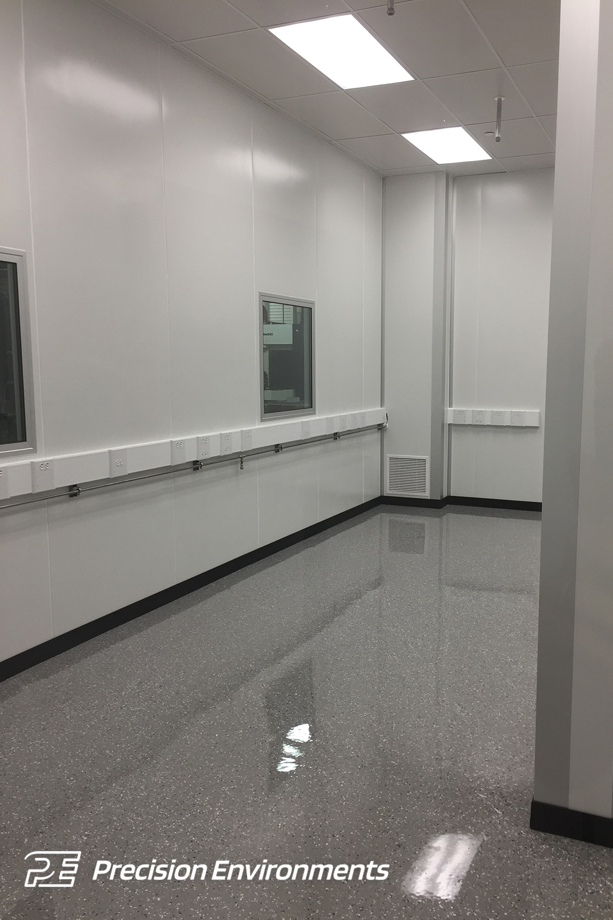 How does a Metrology Lab Pressurised Plenum HVAC system work?