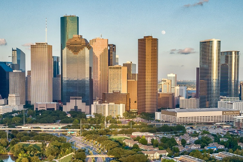 IPS opens new branches in the UK and US