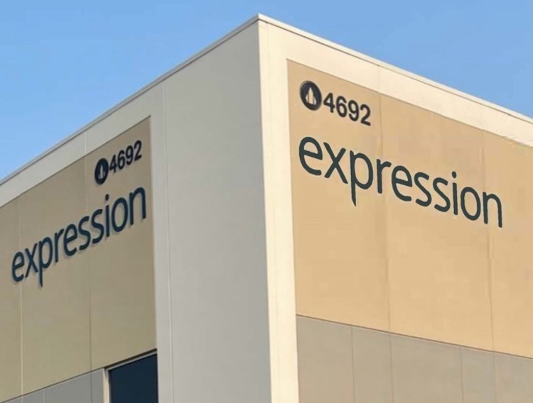 Modular cleanroom work finishes for Expression Manufacturing