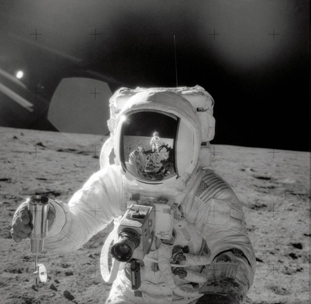 New NASA study reveals origin of organic matter in Apollo lunar samples