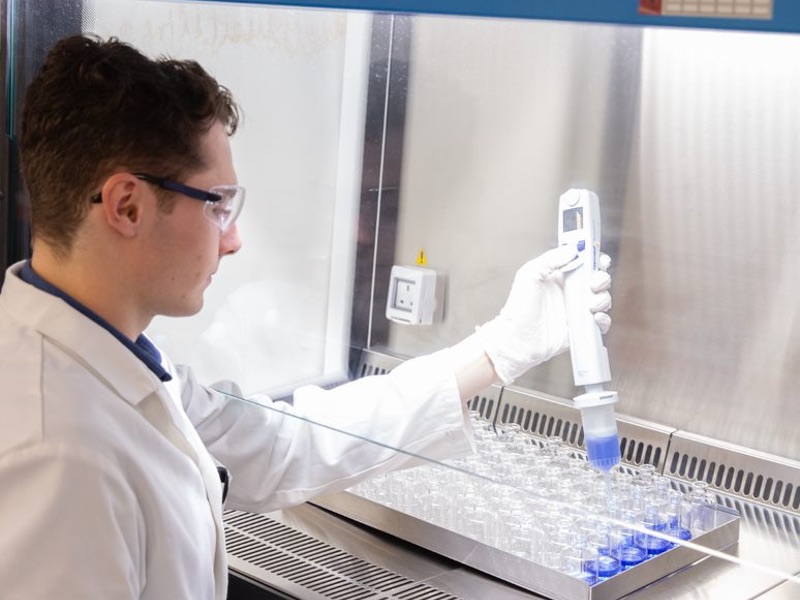 Positioning microbiological safety cabinets for best performance