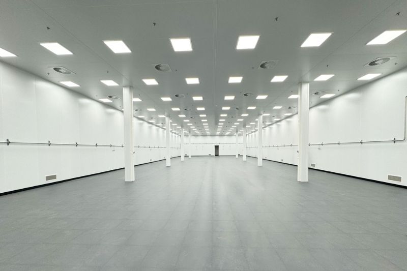 ProCleanroom installs cleanroom for semiconductor industry