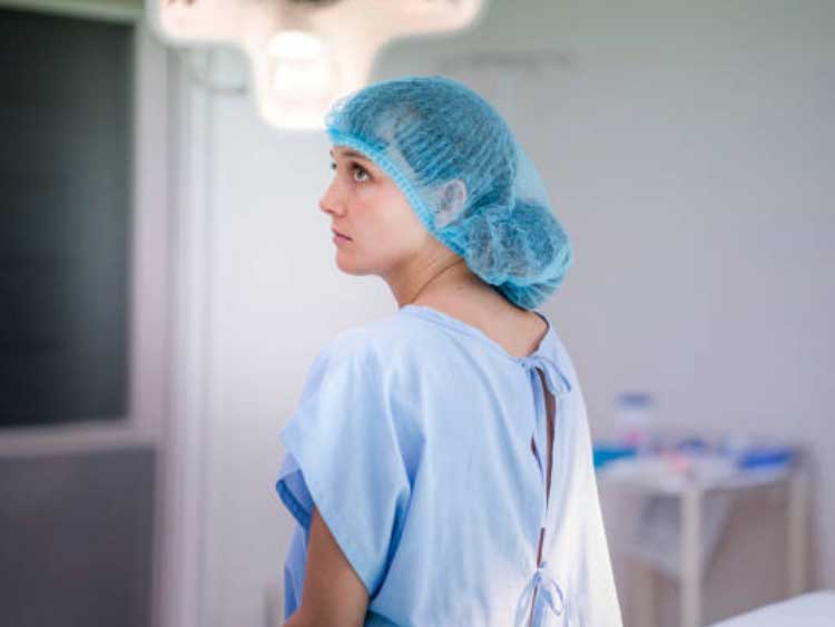 Research: Superbugs cling to surgical gowns and stainless steel
