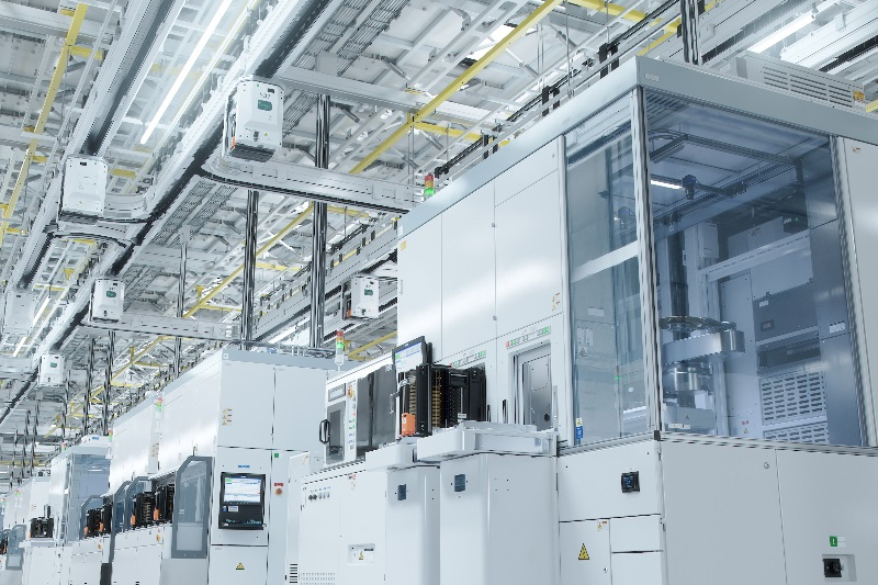 Simulation-based design of a semiconductor cleanroom
