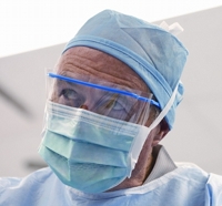 Surgical mask offers a ‘cinch and hug’ fit