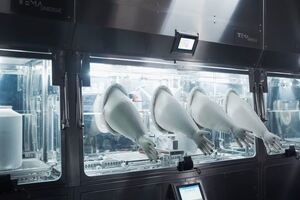 Tema Sinergie launches four-glove pharmaceutical isolator for sampling sterile powders