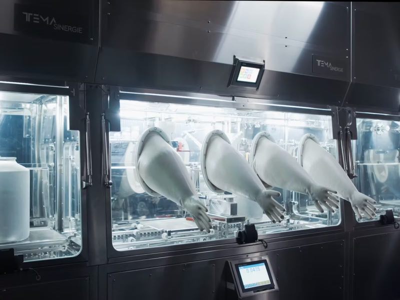 Tema Sinergie launches four-glove pharmaceutical isolator for sampling sterile powders