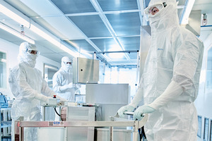 The benefits of disposable cleanroom coveralls & aseptic donning techniques