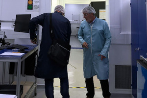Training staff in cleanroom behaviour and best practices