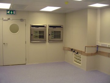Troax creates cleanroom for Transpack