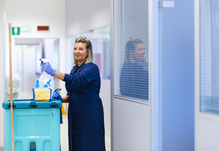 UK NHS complacent about HCAIs, new report says