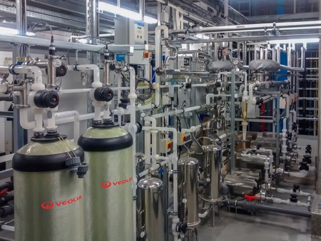 Ultrapure water for graphene research