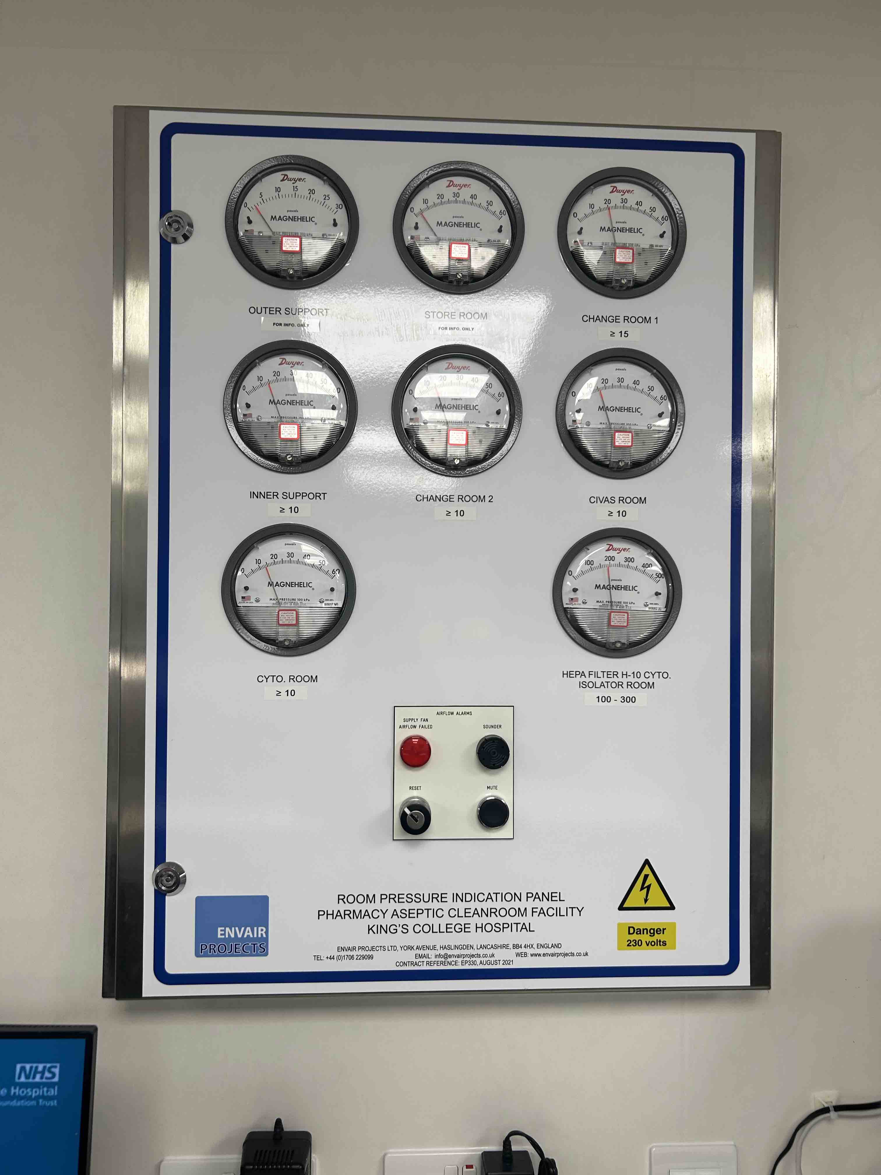 The cleanroom's pressure hub