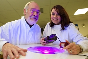 Violet HINS-light kills hospital bugs