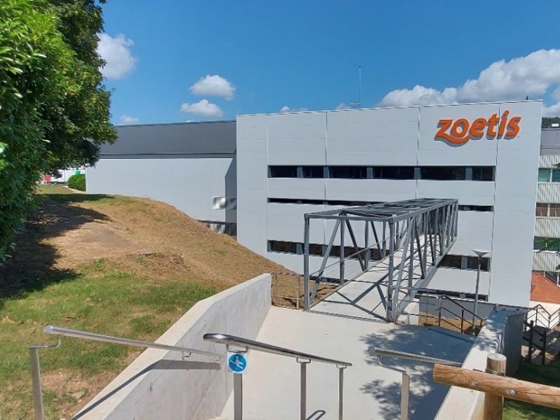 Zoetis chooses IPS for cleanroom expansion build in Spain